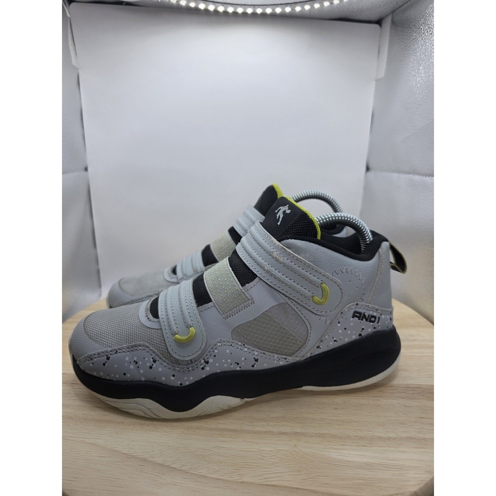 Boys size 5 - AND1 Blindside Basketball Sneakers 3.0 Grey Black Easy On